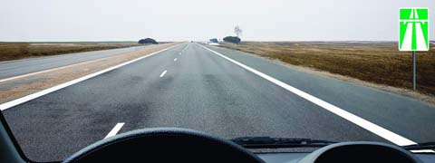 С какой максимальной скоростью Вы можете продолжить движение на легковом автомобиле с прицепом?